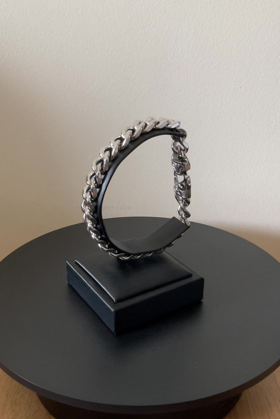 Miniature : ម៉ូដែល: កាំរស្មីនៃពន្លឺ