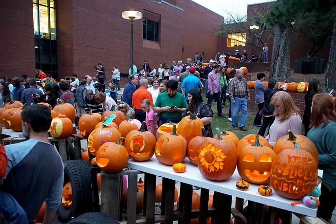 Copy of Atendees_Pumpkin-Carve_APLA-1079x720.jpeg