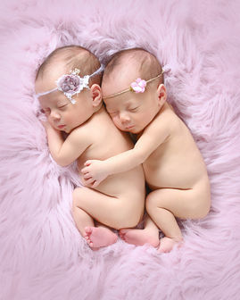Newborn, baby, newborn shoot, photos, twins, sweet baby girls, professional photographer, Kanata, Ottawa photography