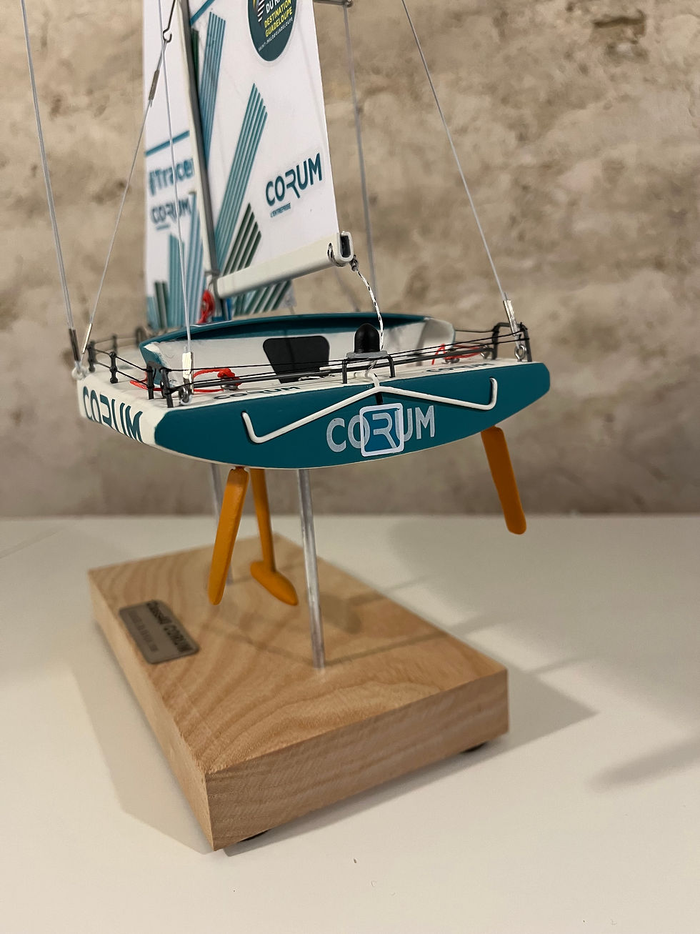 Miniature : Class40 CORUM (23cm)