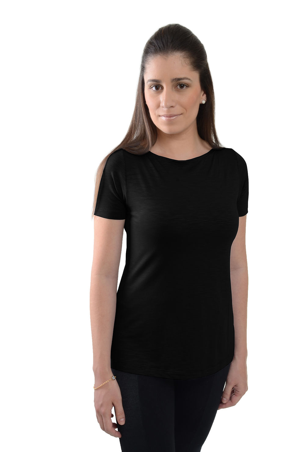 Miniatura: Modelo veste camiseta preta casual therelli-moda