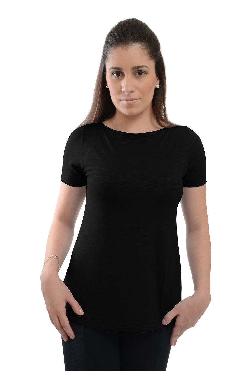Miniatura: Modelo usando vestido preto casual therelli-moda