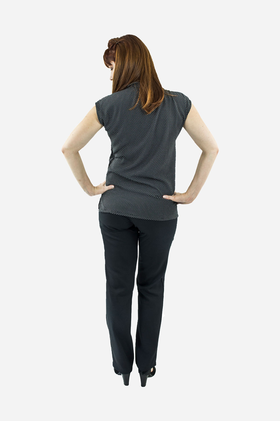 Thumbnail: Mulher usando camiseta cinza, vista posterior