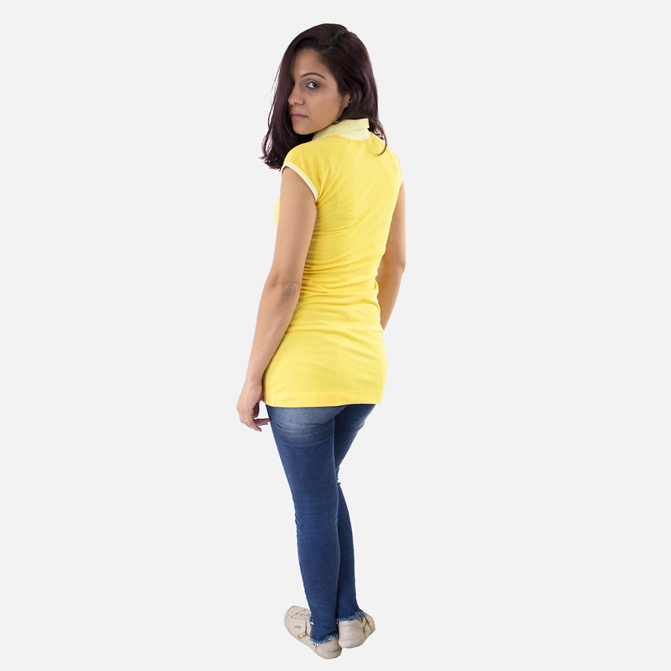 Miniatura: Modelo usando vestido amarelo curto therelli-moda