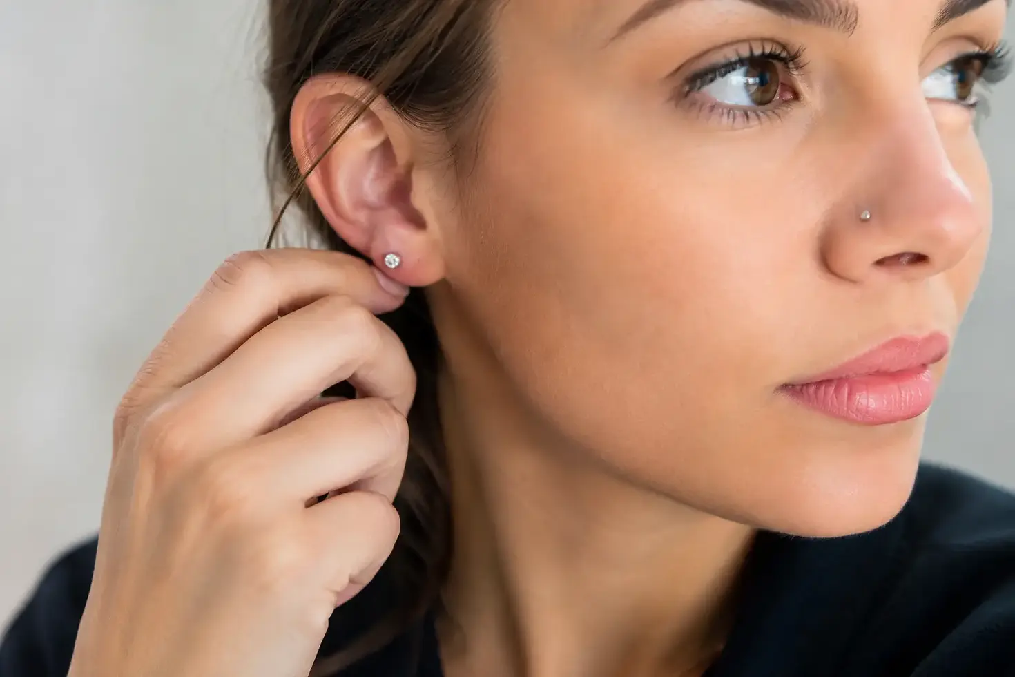 Sinais de rejeição do piercing e como agir
