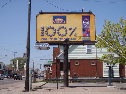 Sun-Rype outdoor billboard "100% real fruit goodness".