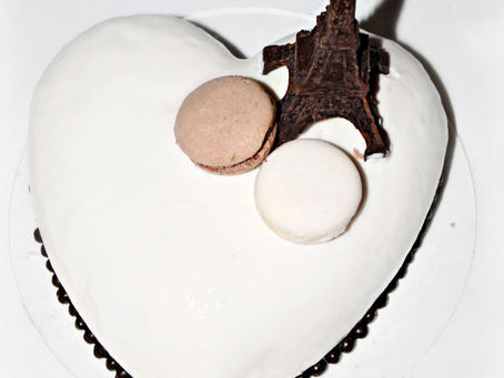 Tartas "Amore" (Šokoladas, morenga, šilauogės)