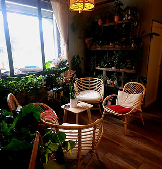 Salon de thé / tatouage et onglerie à Soye en Septaine