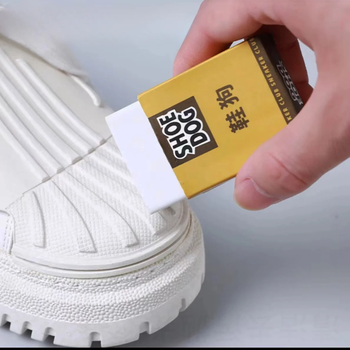 Borrador de Zapatos Sin Agua: ¿Funciona en Zapatillas Sucias?