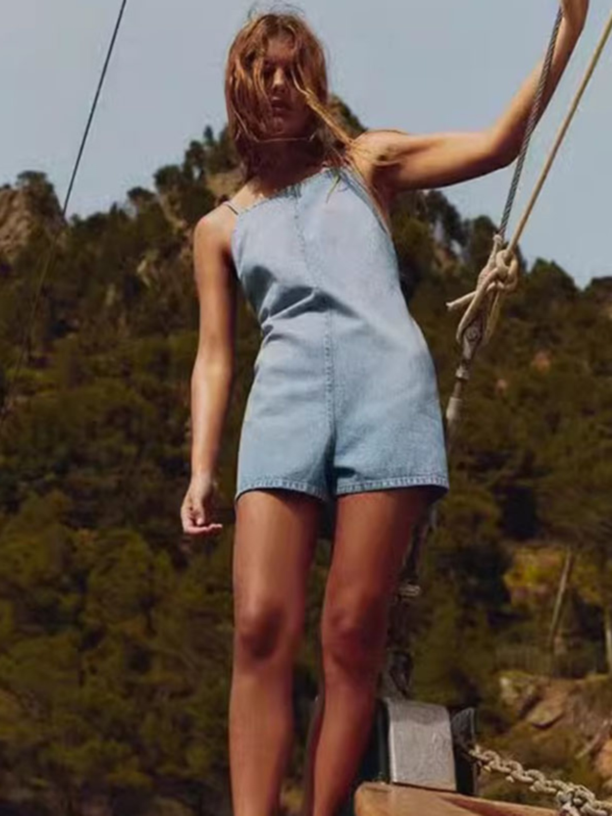 Overall de Mezclilla Corto Sin Espalda: ¿Vale €26 Este Verano?