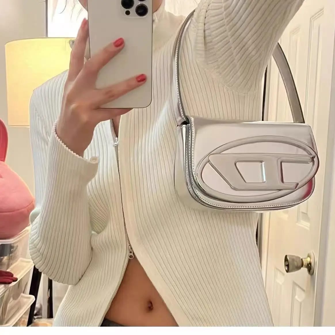 Bolso cruzado plateado por menos de €21: ¿vale la pena?
