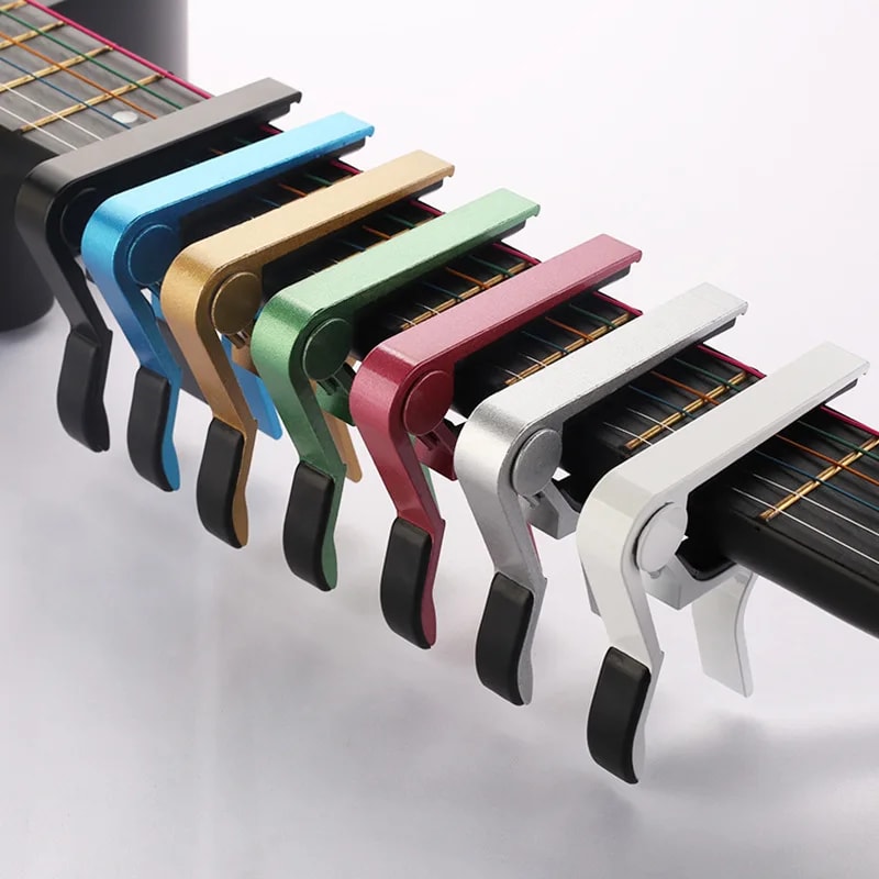 Capo de aluminio para guitarra por menos de €3: ¿vale la pena?