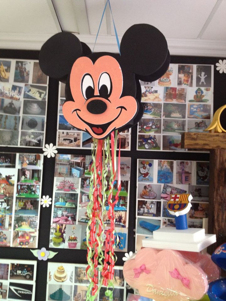 REF.804 Piñata Mickey en relieve