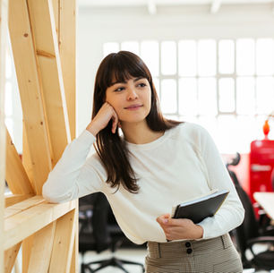 Nhân viên của tôi tự tâng bốc bản thân quá mức.