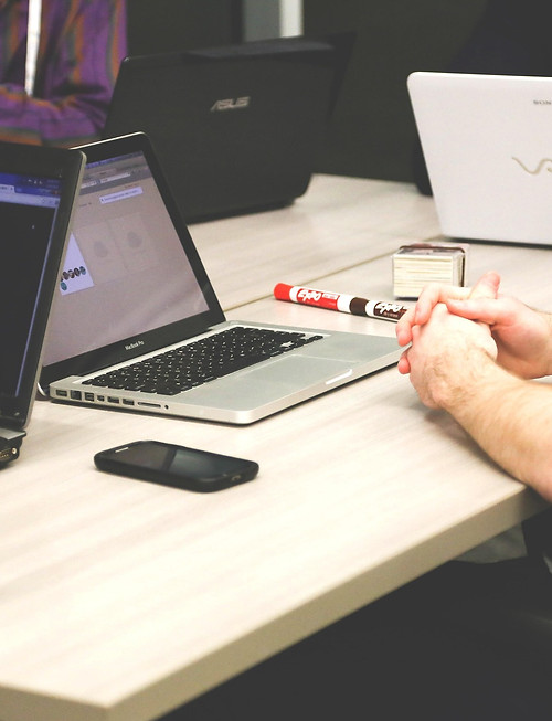 startupstockphotos-laptops-593296_1920.jpg