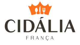 Variações do logotipo da Cidália França em diferentes cores e estilos, demonstrando flexibilidade da identidade visual.