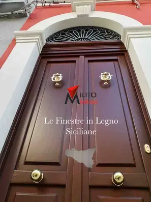 Portone in legno okoumè