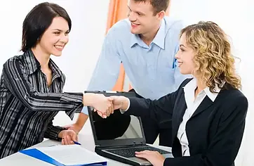 contattacci per ricevere offertadi infissi in legno personalizzata