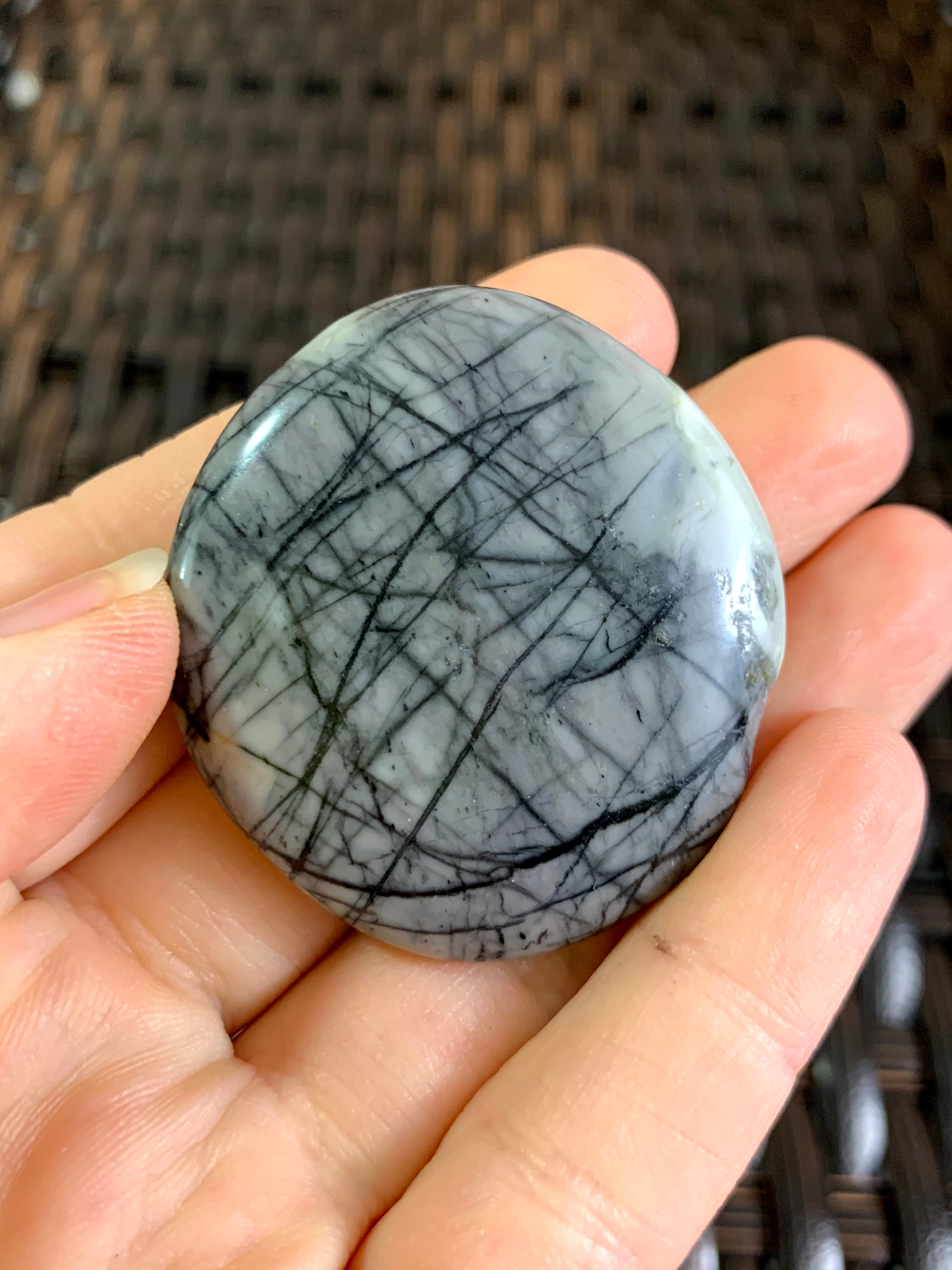 Net Jasper Flat Palm Stone