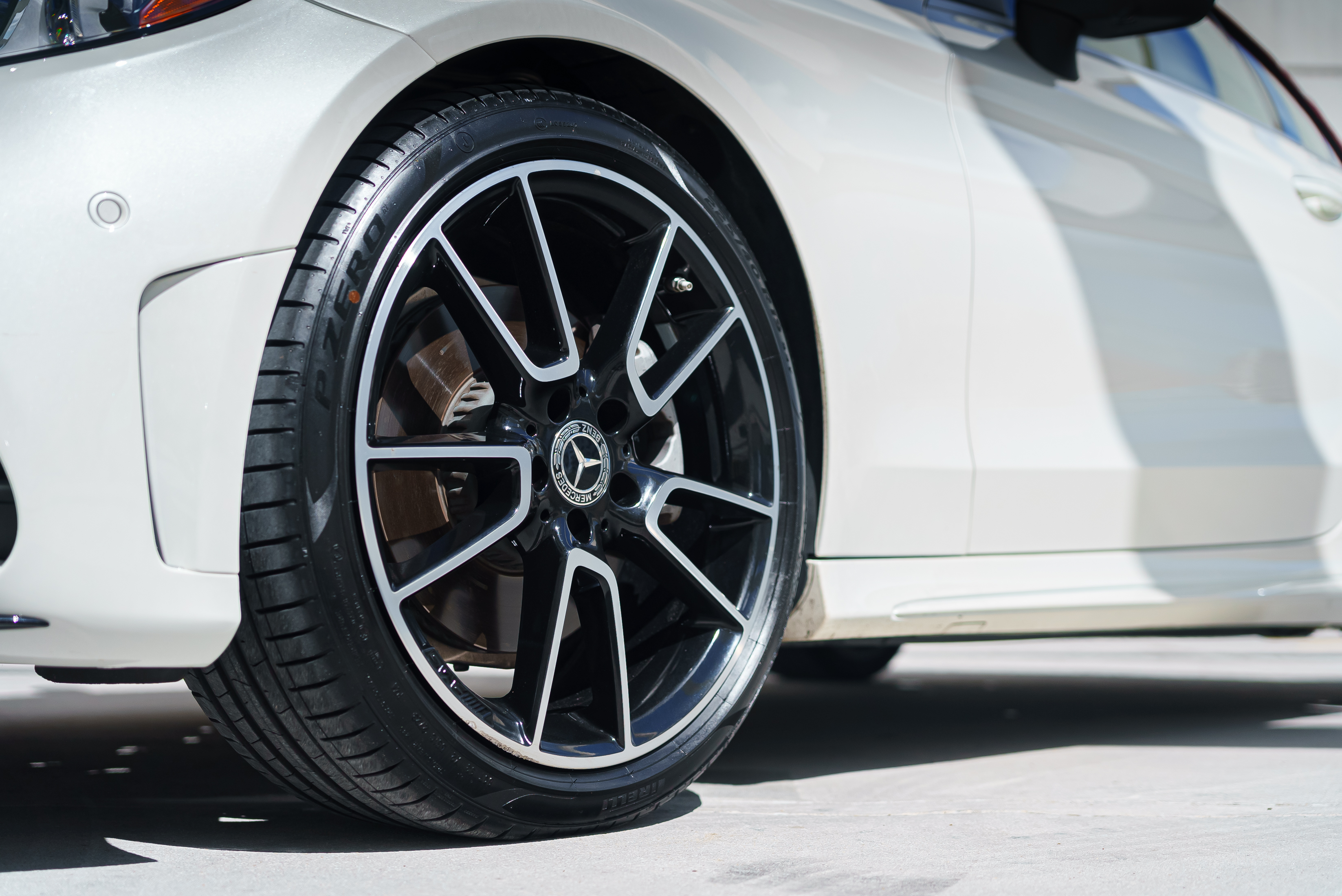 Mercedes-Benz C300 Convertible, view 3