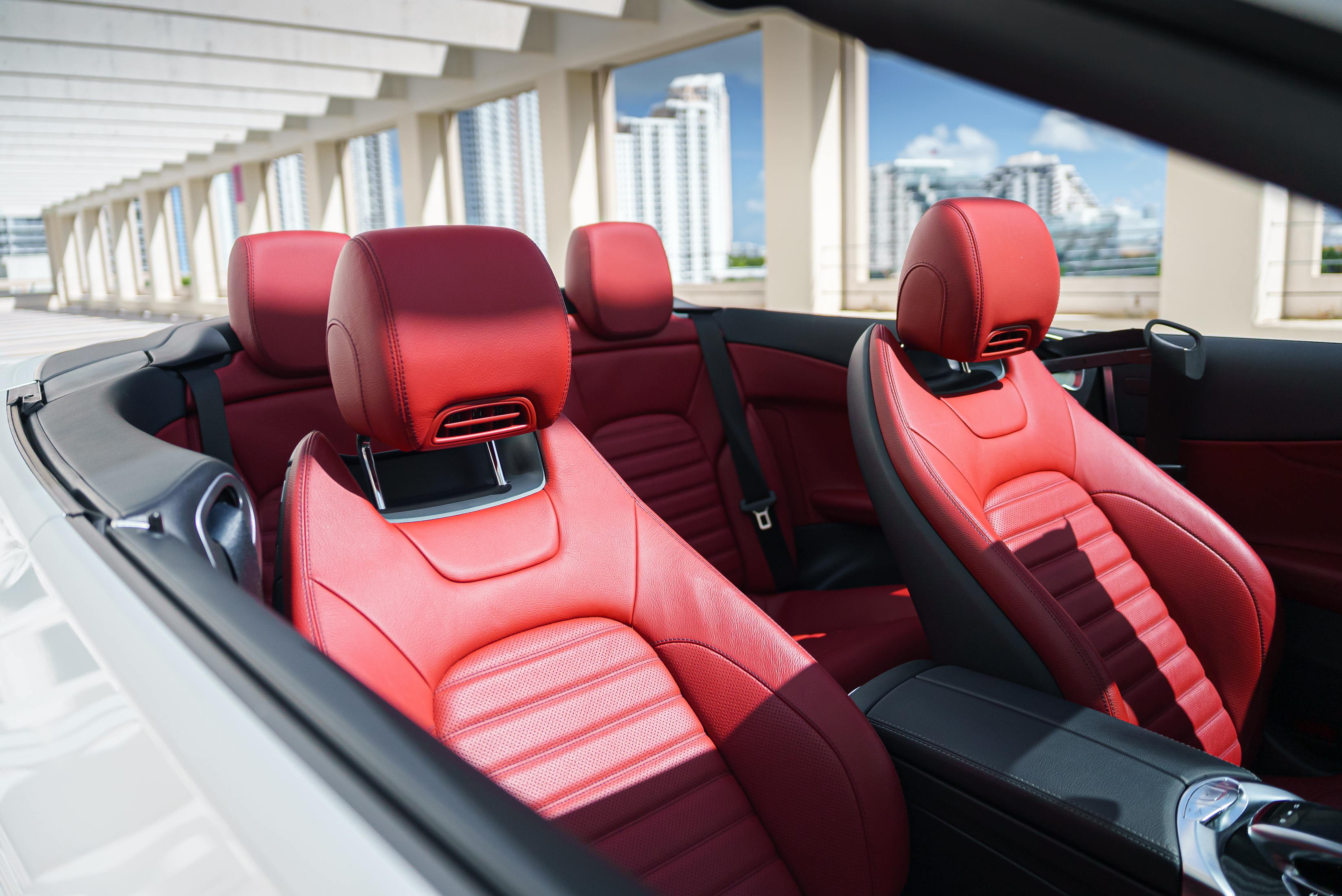 Mercedes-Benz C300 Convertible, view 4