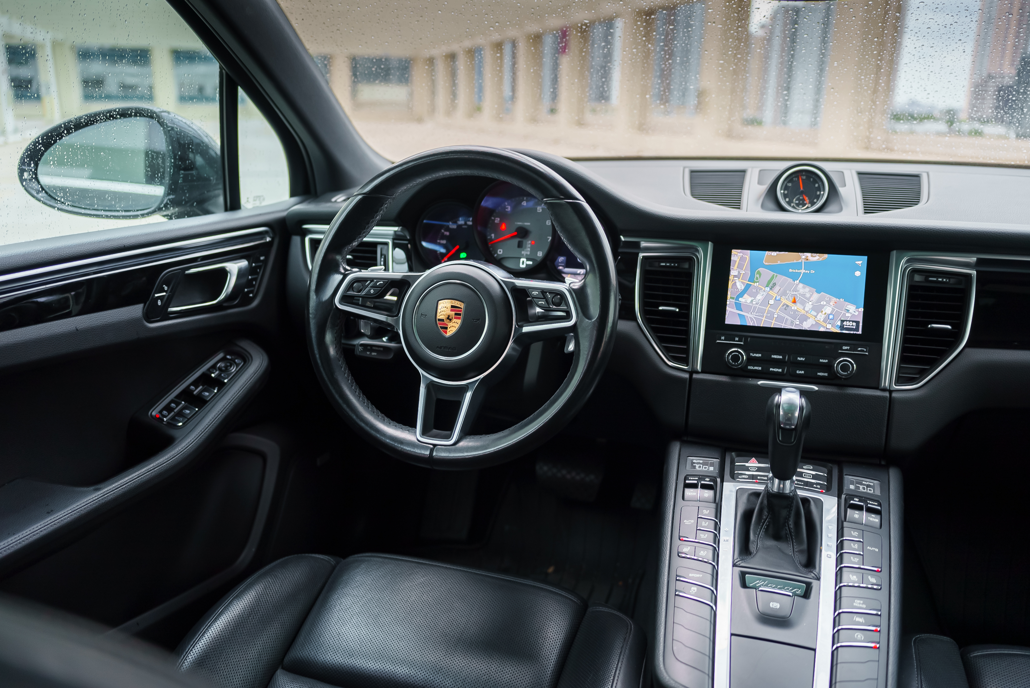 Porsche Macan, view 7