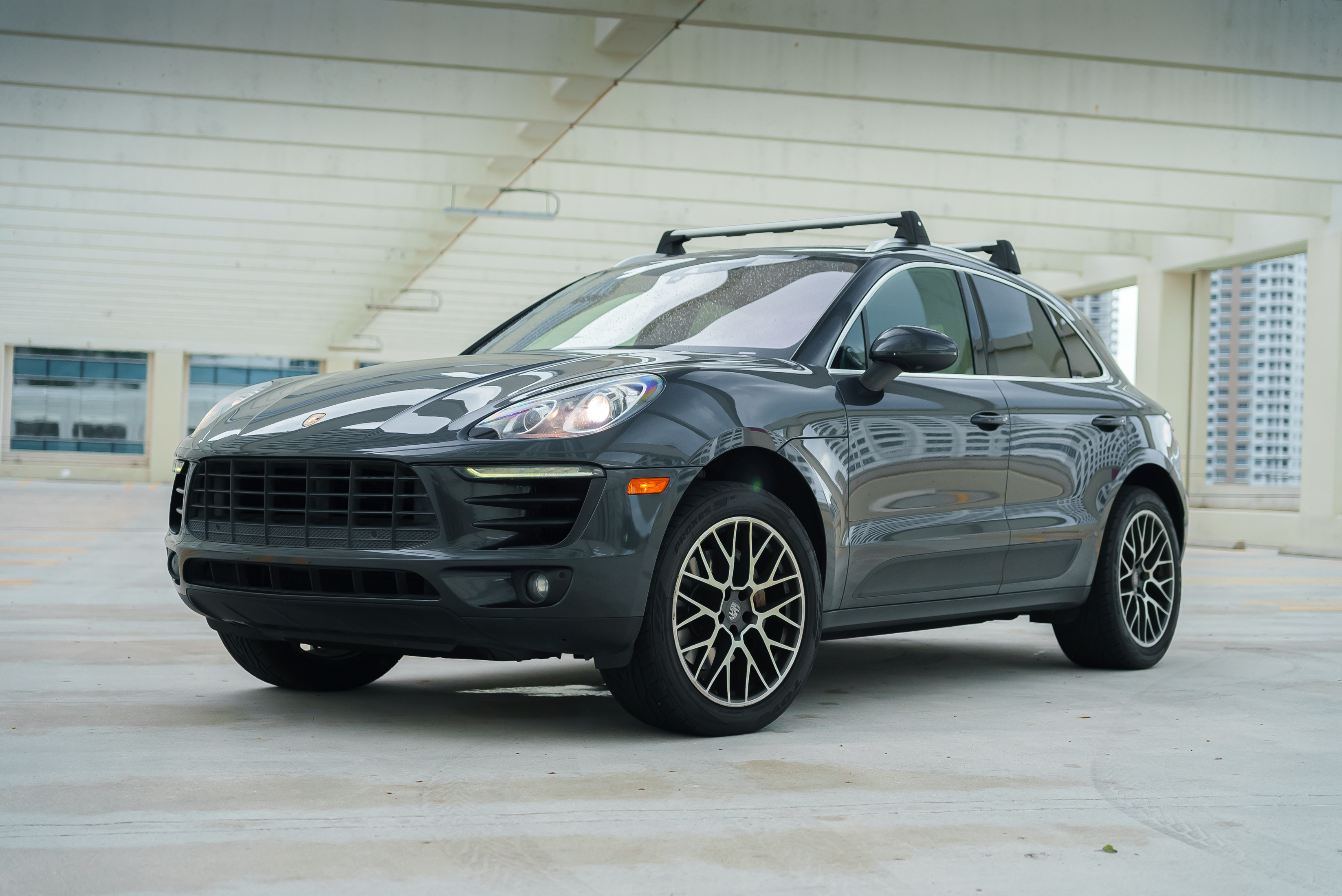 Porsche Macan, view 9