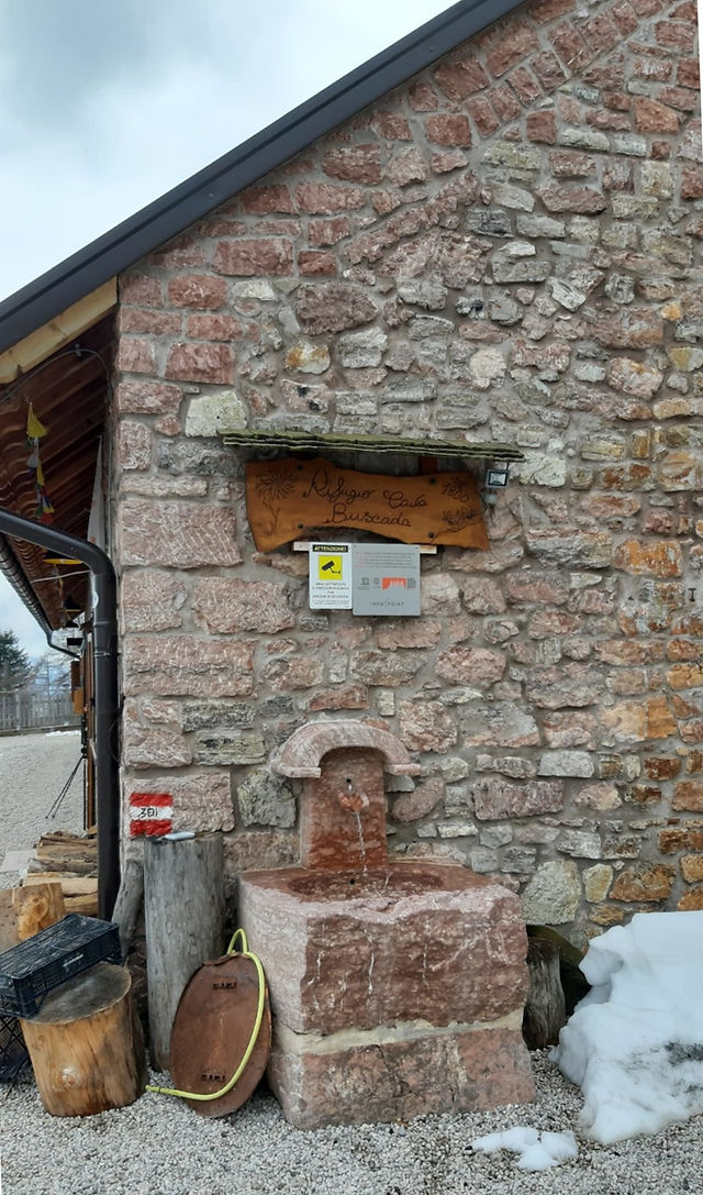 Esterno Rifugio Cava Buscada 