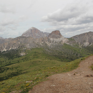 Vista dal Monte Pore (Tofana, Averau e Nuvolau)