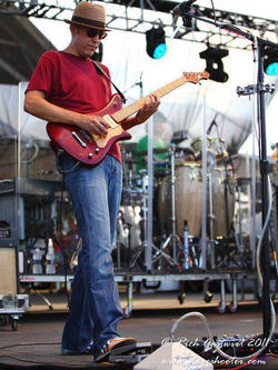 Chuck Garvey of moe.