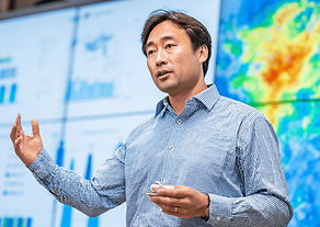 u3288537911_An_Asian_man_45-50_years_old_is_in_an_office_meet_e39a4482-e3e8-44a4-958e-2d4f