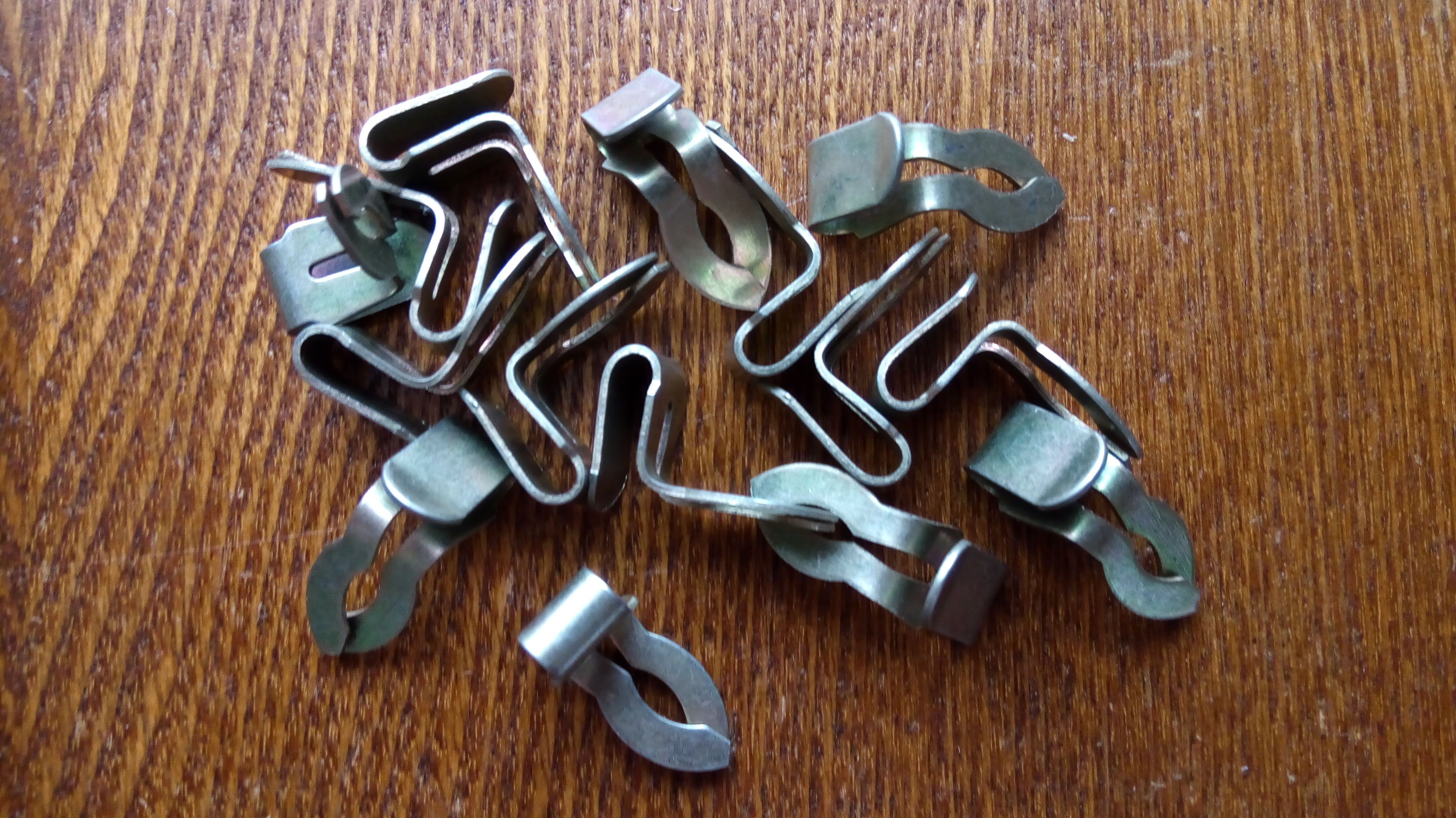 КРЕПЛЕНИЕ ОББИВКИ БАГАЖНИКА