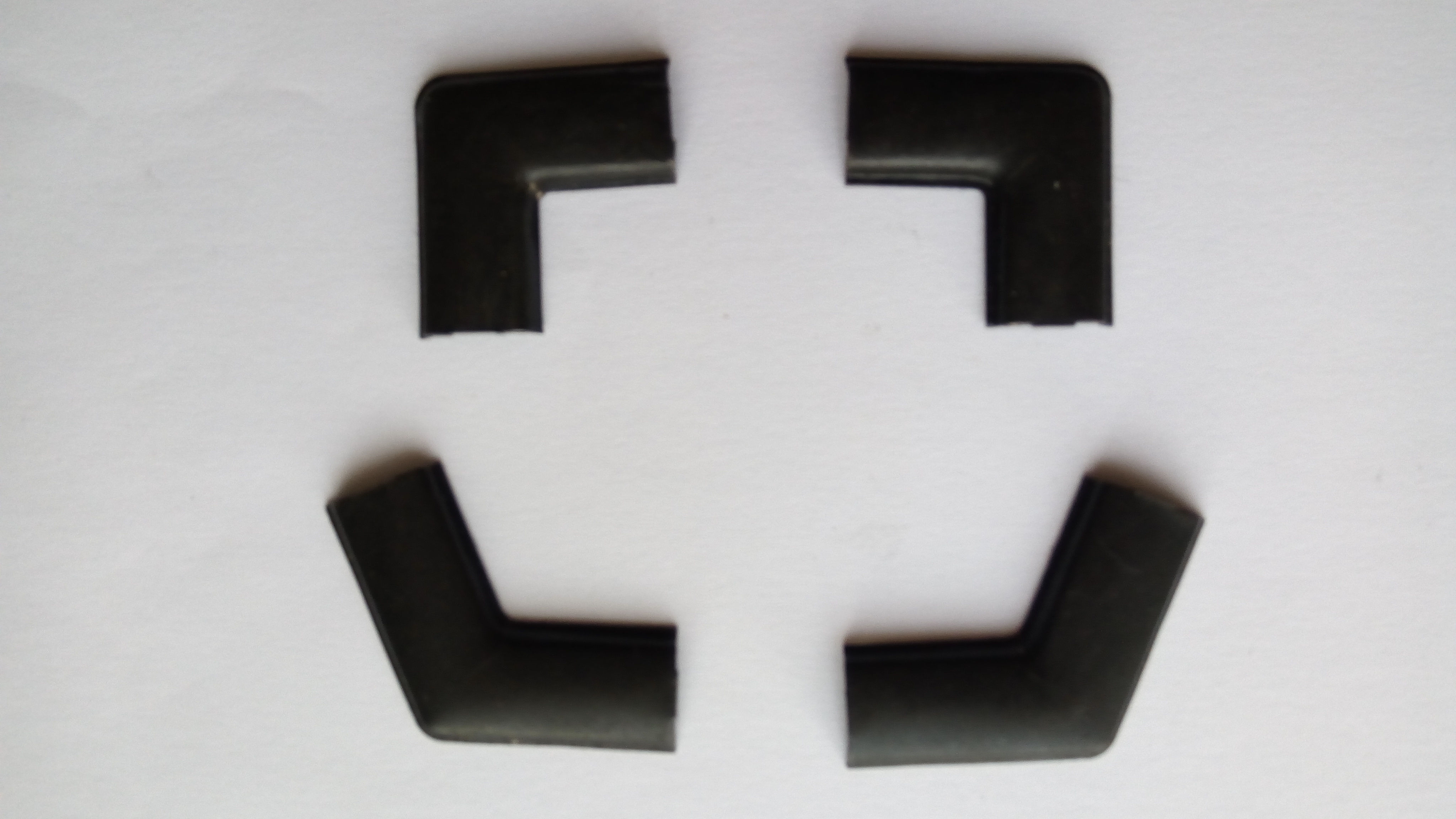 Уголок уплотнителя переднего стекла Москвич 2141, комплект