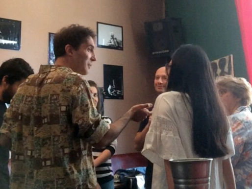 Yeniden Gitar Cafe'de