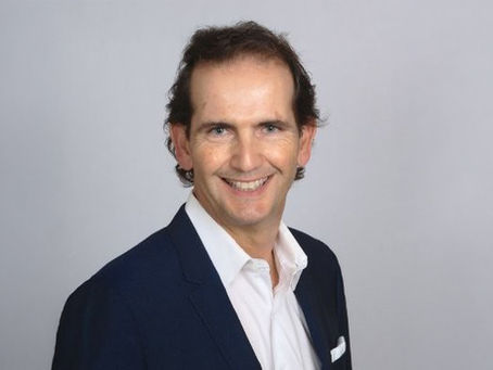 Interview: Dr. Ramon Yera, MD on Tissue Containment, Surgical Adoption, and the Reality of Modern Gynecologic Surgery