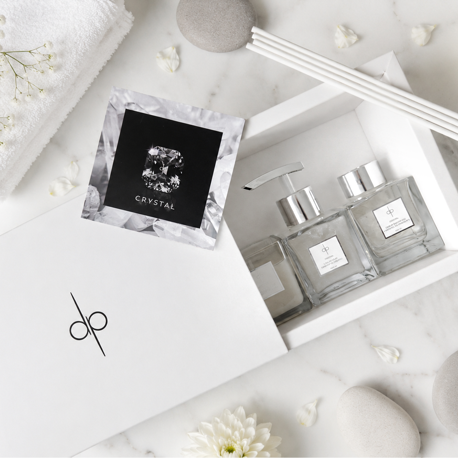 Sugestão de composição · Difusor, sabonete, spray e vela Crystal
