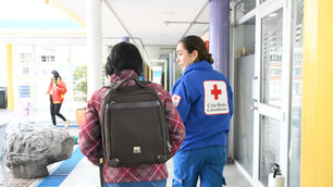 Tras desalojar viviendas voluntariamente, familias de Ciudad Bolívar recibieron ayudas humanitarias