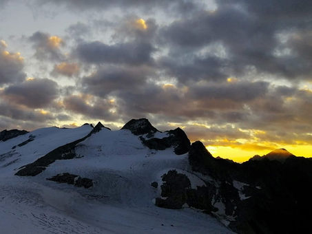 UNA SALITA, TANTE RISATE.