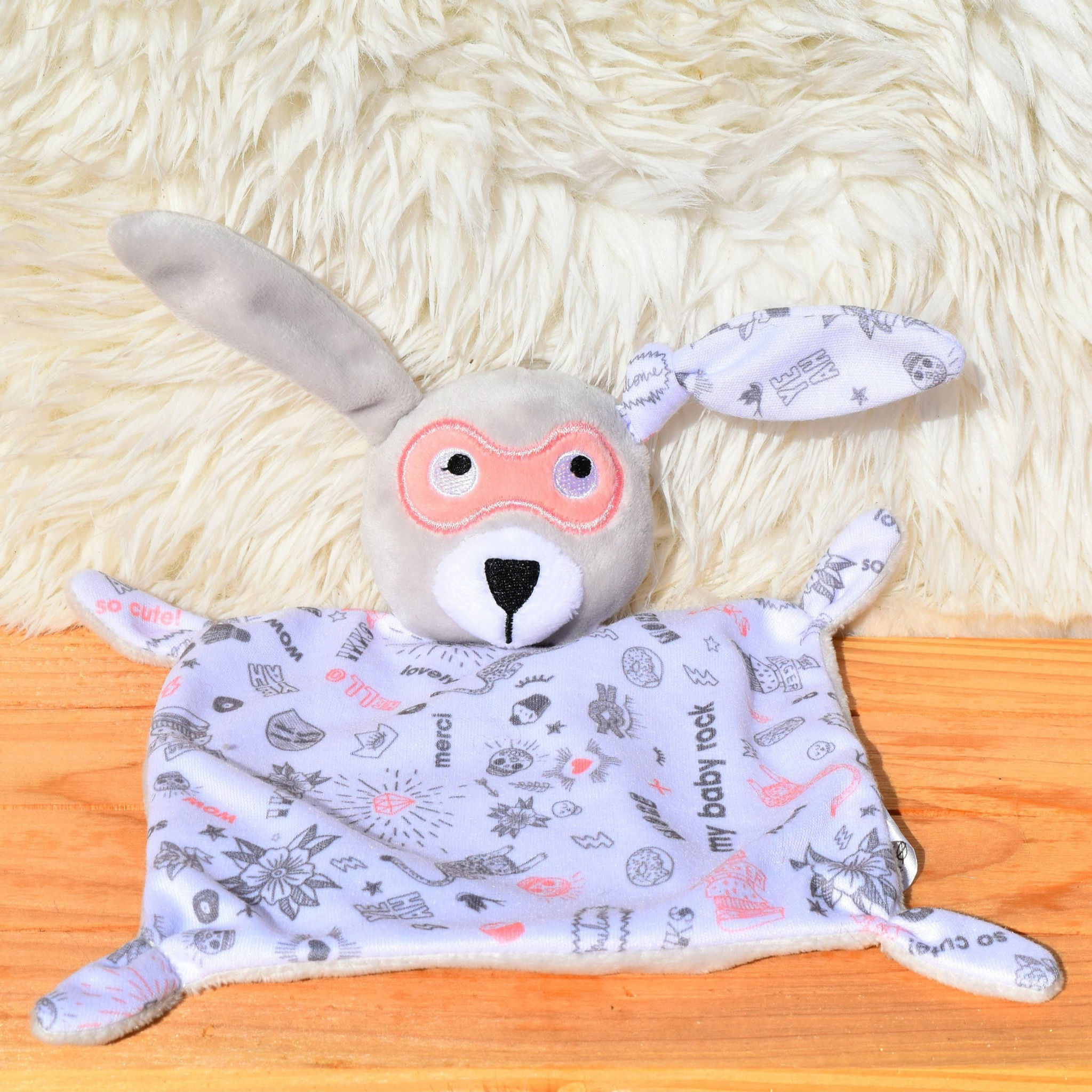 Doudou chien masqué