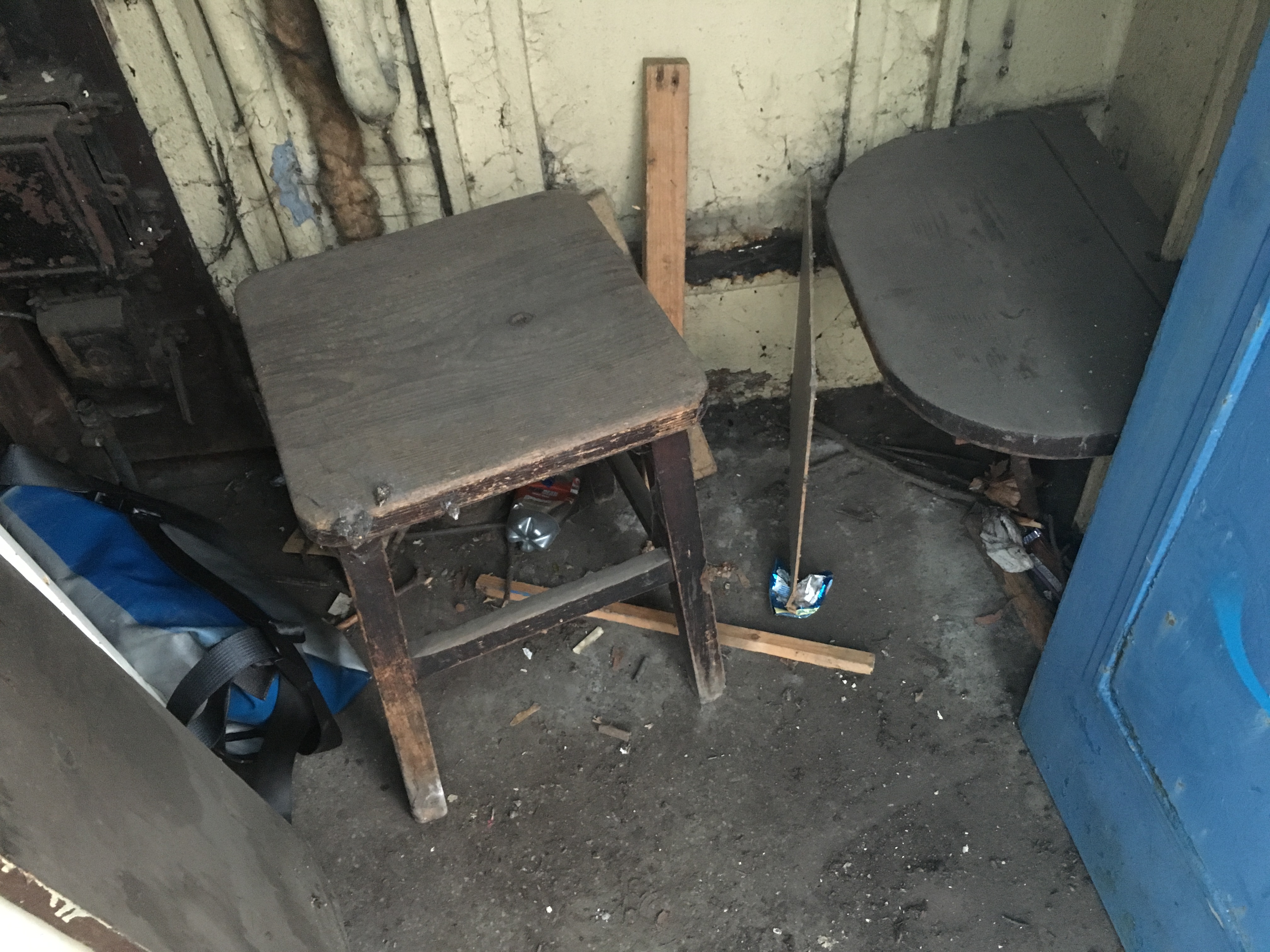 Stool and fixed / folding seat