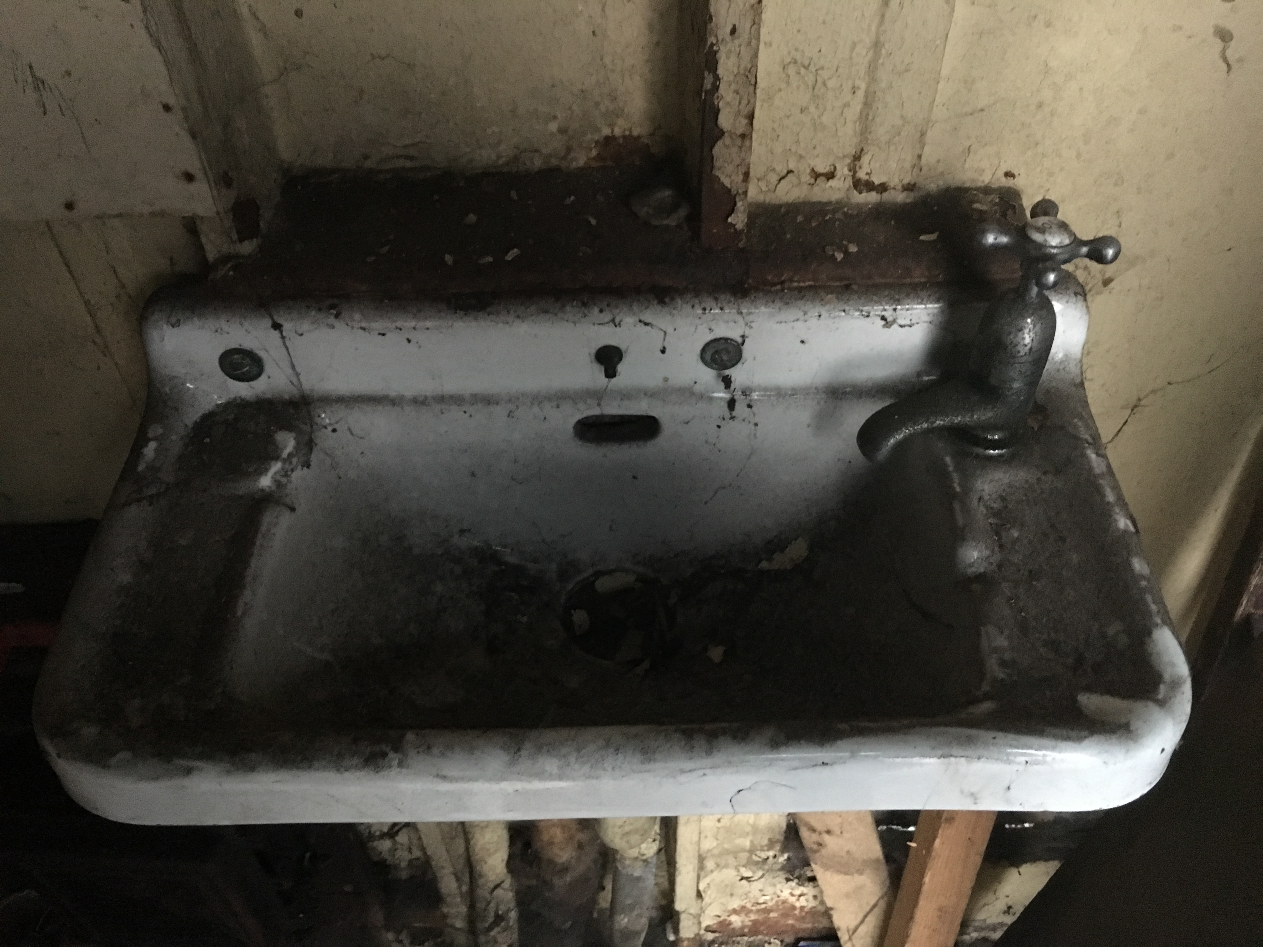 Dirty wash hand basin