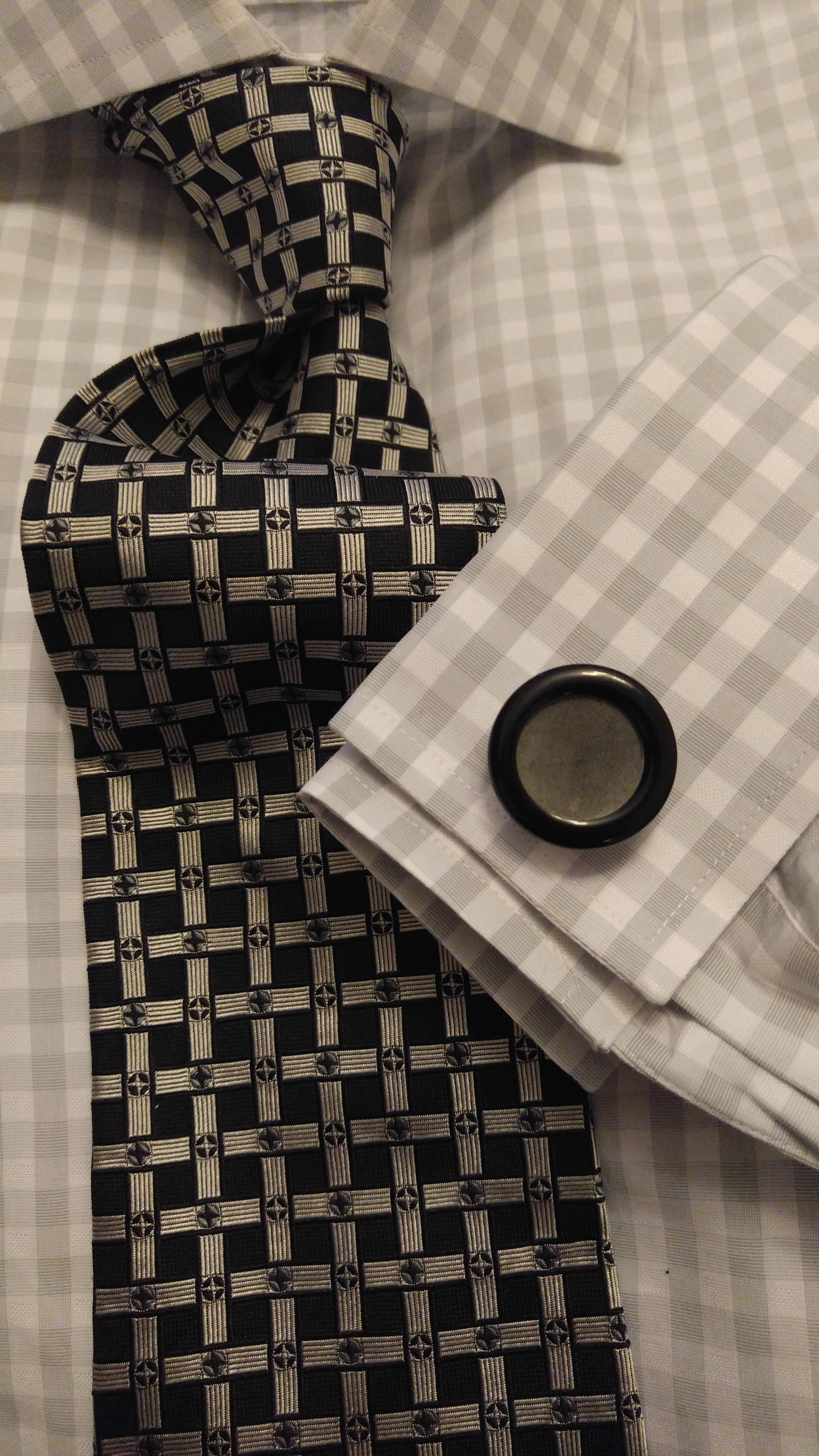 Grey Medallion Links