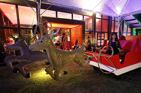 Entrada do Papai Noel de Trenó no evento Ceia de Natal em Gramado, evento realizado pela empresa Organizar Eventos
