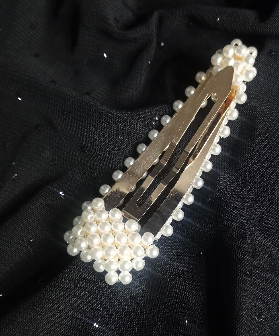 Thumbnail: Pearls Hair Clip