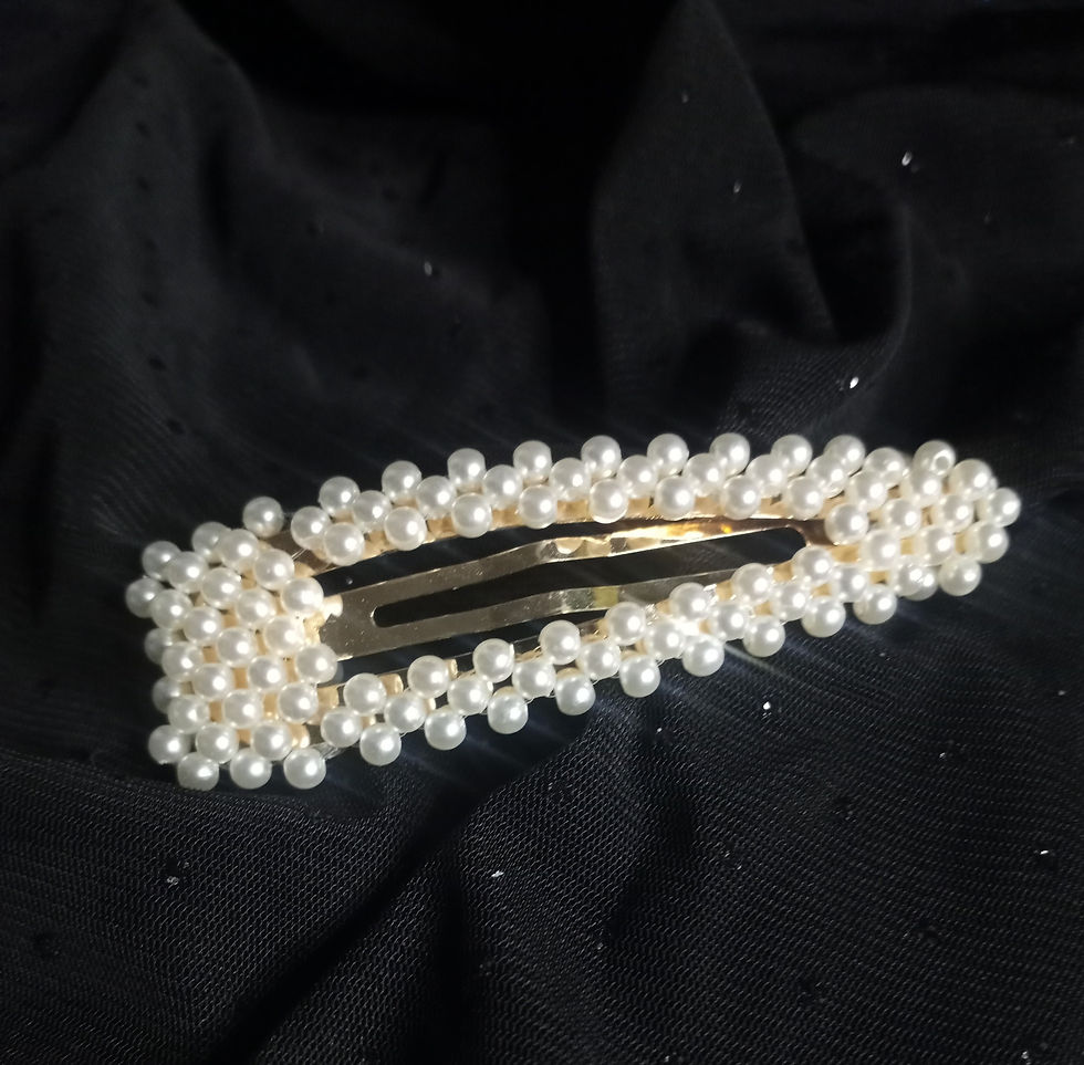 Thumbnail: Pearls Hair Clip