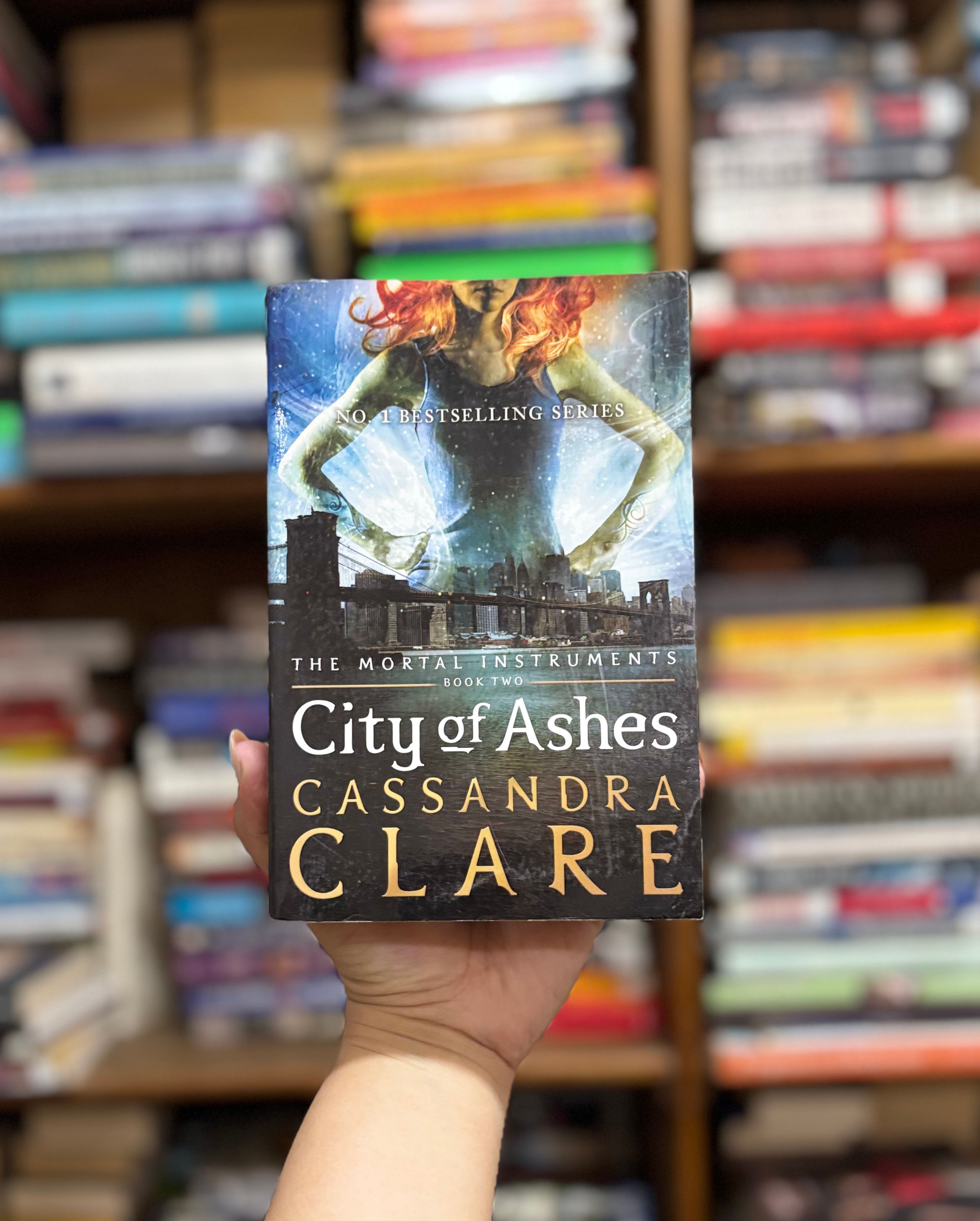 City of Ashes (The Mortal Instruments, Book 2)