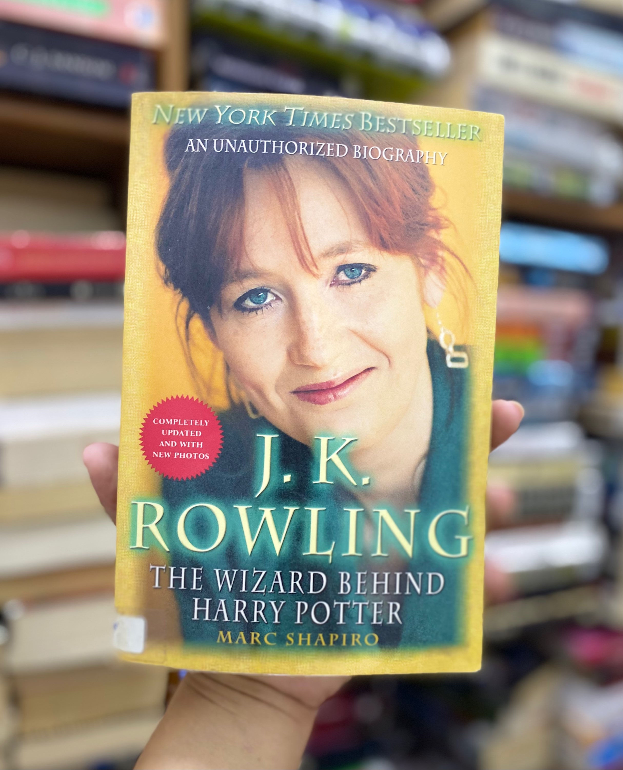 J. K. Rowling: The Wizard Behind Harry Potter: The Wizard Behind Harry Potter