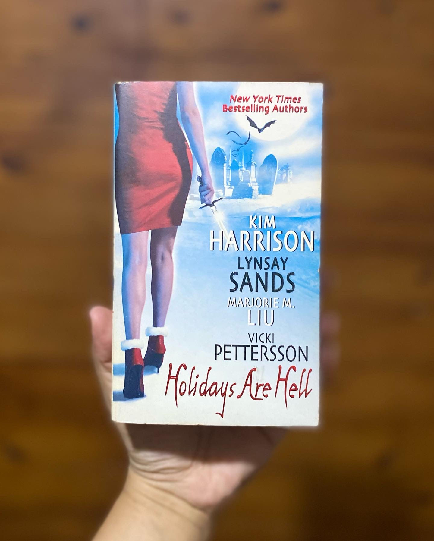 Holidays Are Hell (The Hollows)