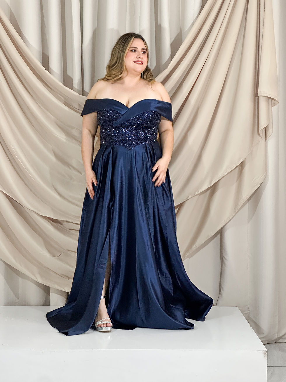 Miniatura: Vestido corte A manga al hombro t614