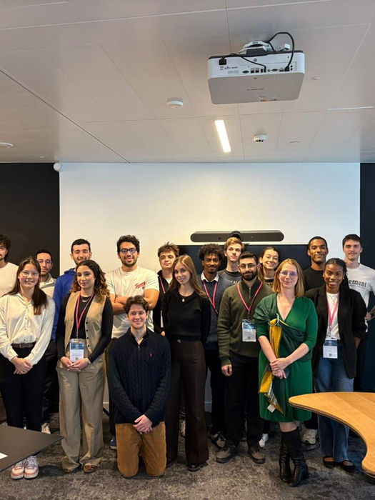Cosmos for Humanity est intervenu lors d'un Hackathon organisé par l'Hussar Academy